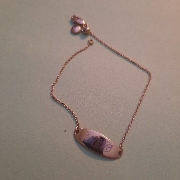 Nura Tiny Oval Plate Bracelet MONICA VINADER - engraved KC - Picture 3 of 3